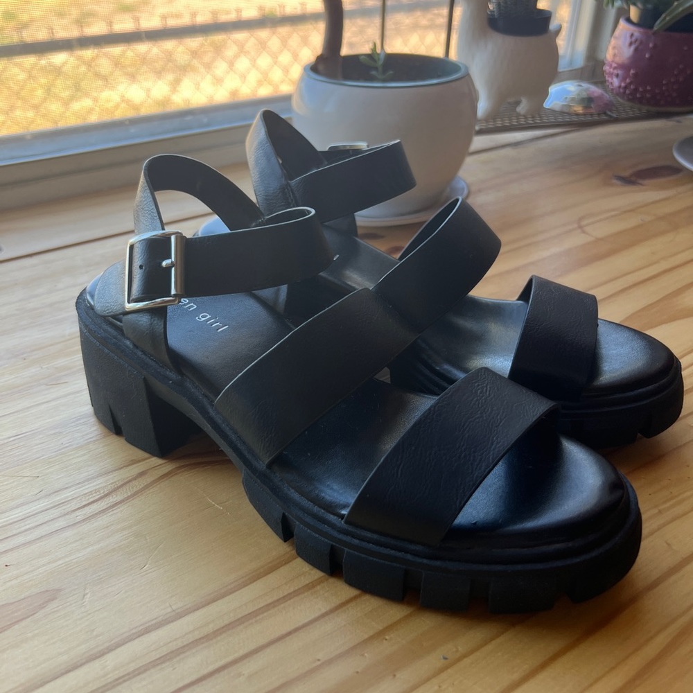 Madden Girl Black Hewitt Platform Sandals